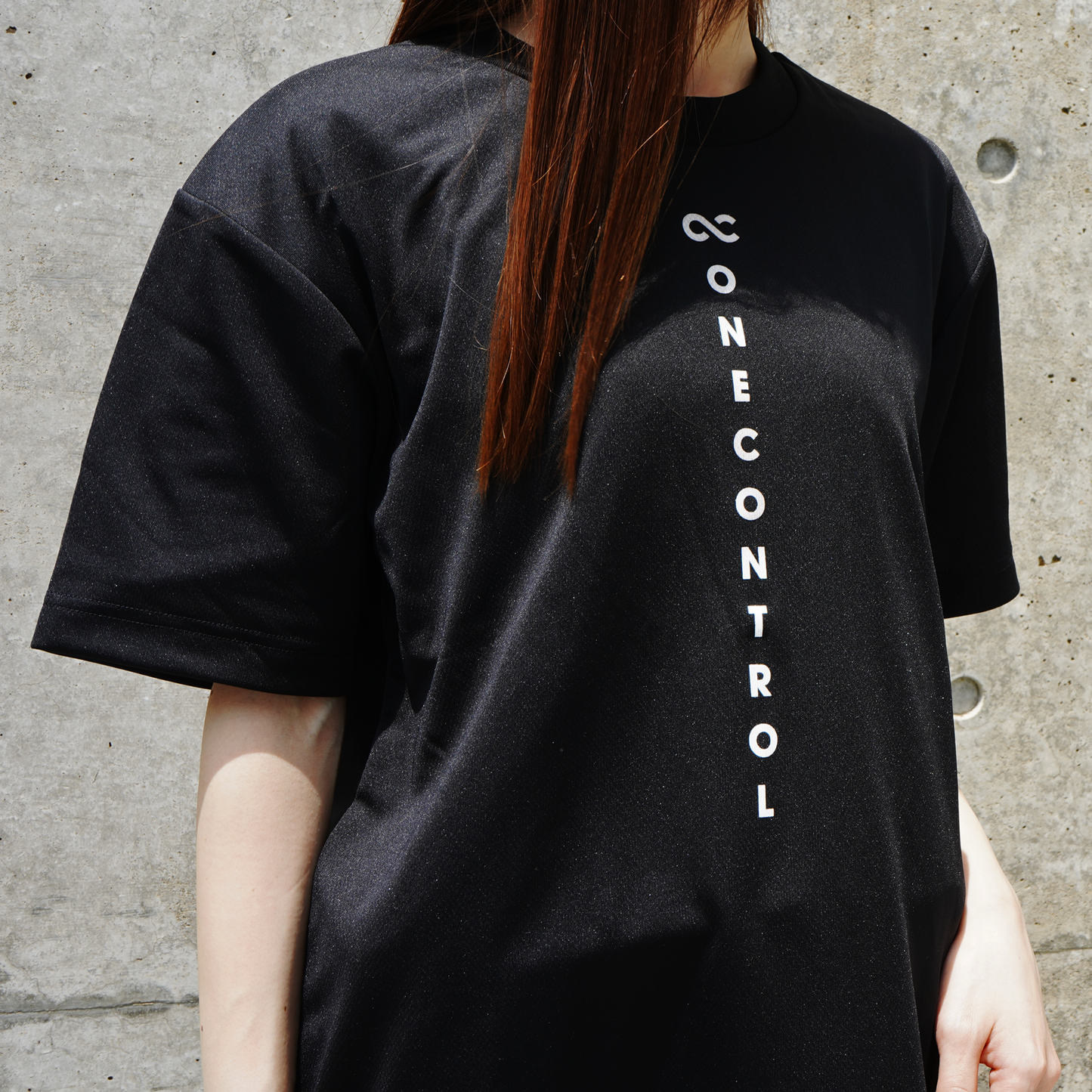 One Control ロゴTシャツ ブラック
