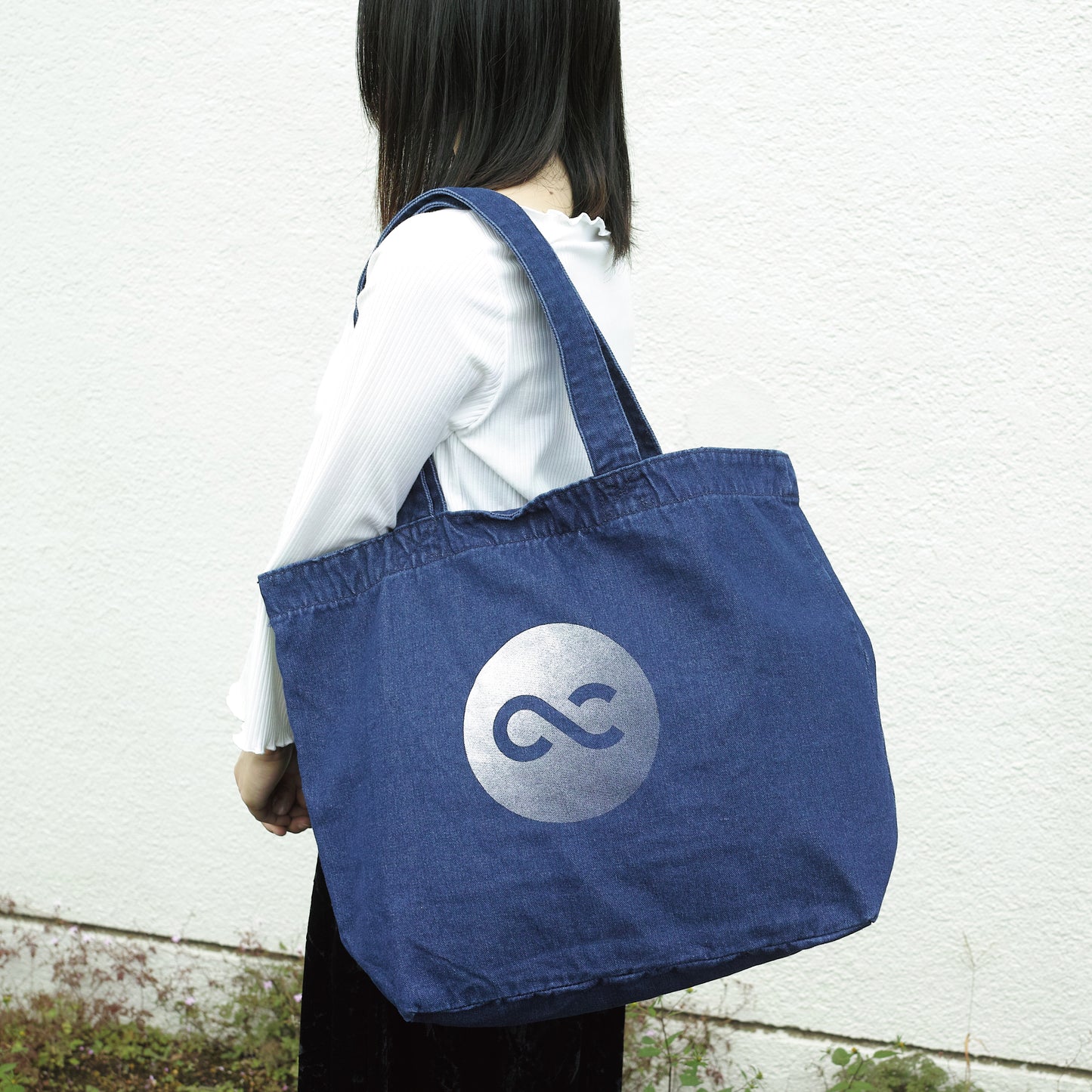 One Control トートバッグ(ロゴ プリント) ダークブルーデニム