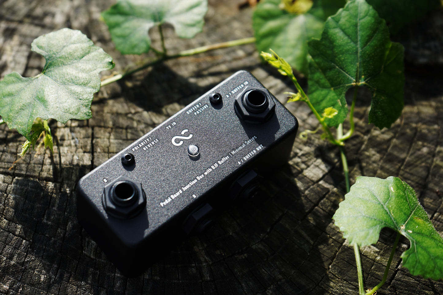 【10/15 16:00まで10%OFF】One Control Minimal Series Pedal Board Junction Box with BJF Buffer