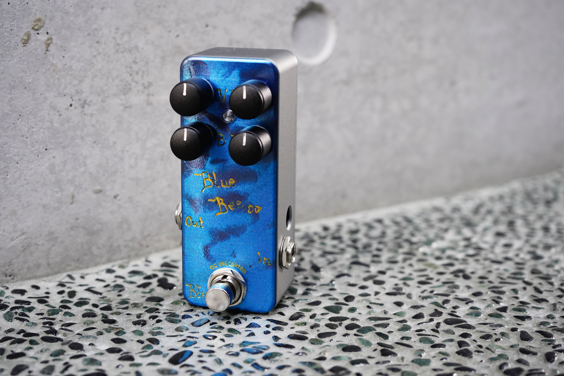 ギター One Control Blue Bee OD 4K mini 9/30 16:00まで 5% OFF!】One Control Blue Bee OD 4K Mini