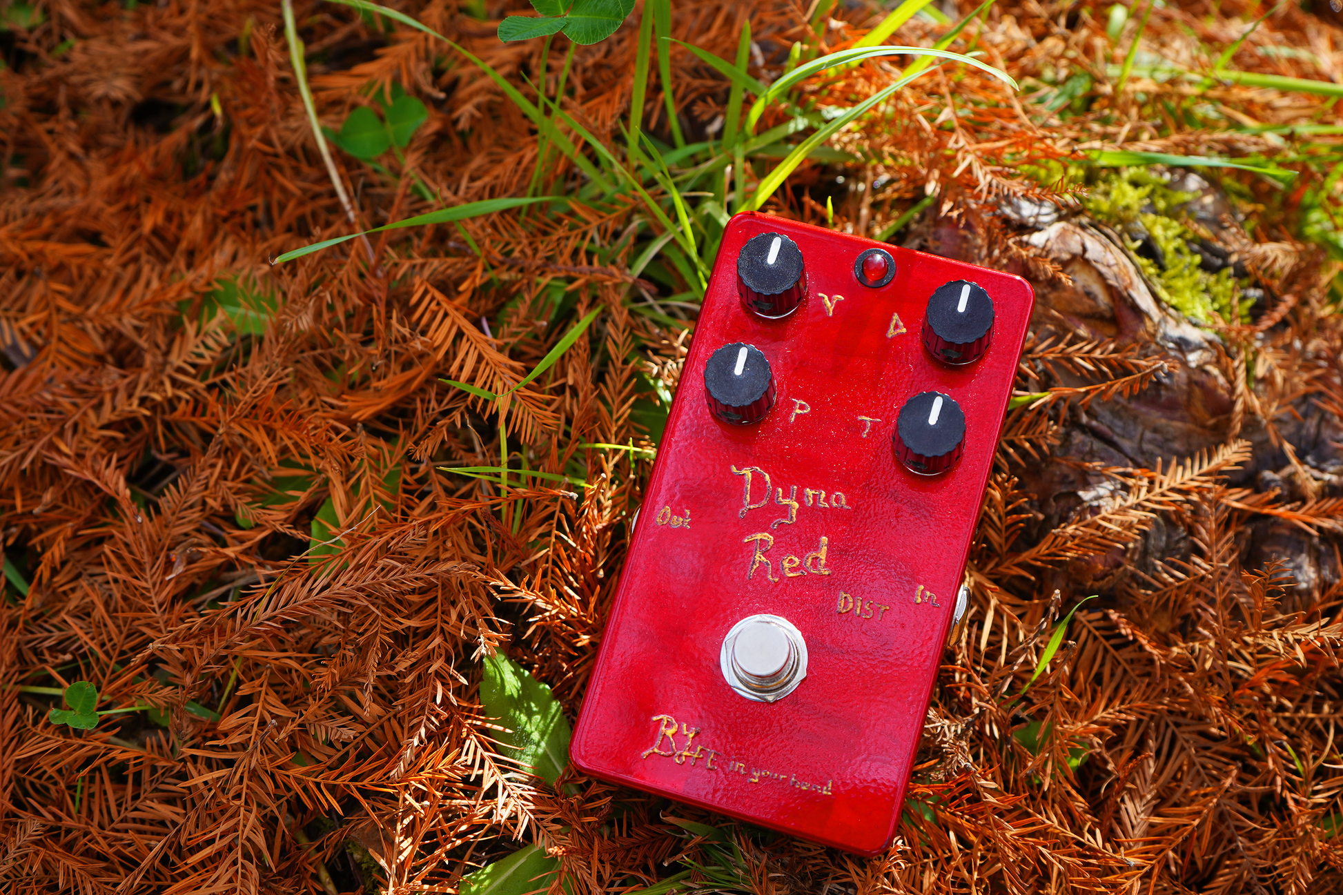 One Control BJFE in your hand series Dyna Red Distortion 4K One Control BJFE in your hand series Dyna Red Distortion 4K