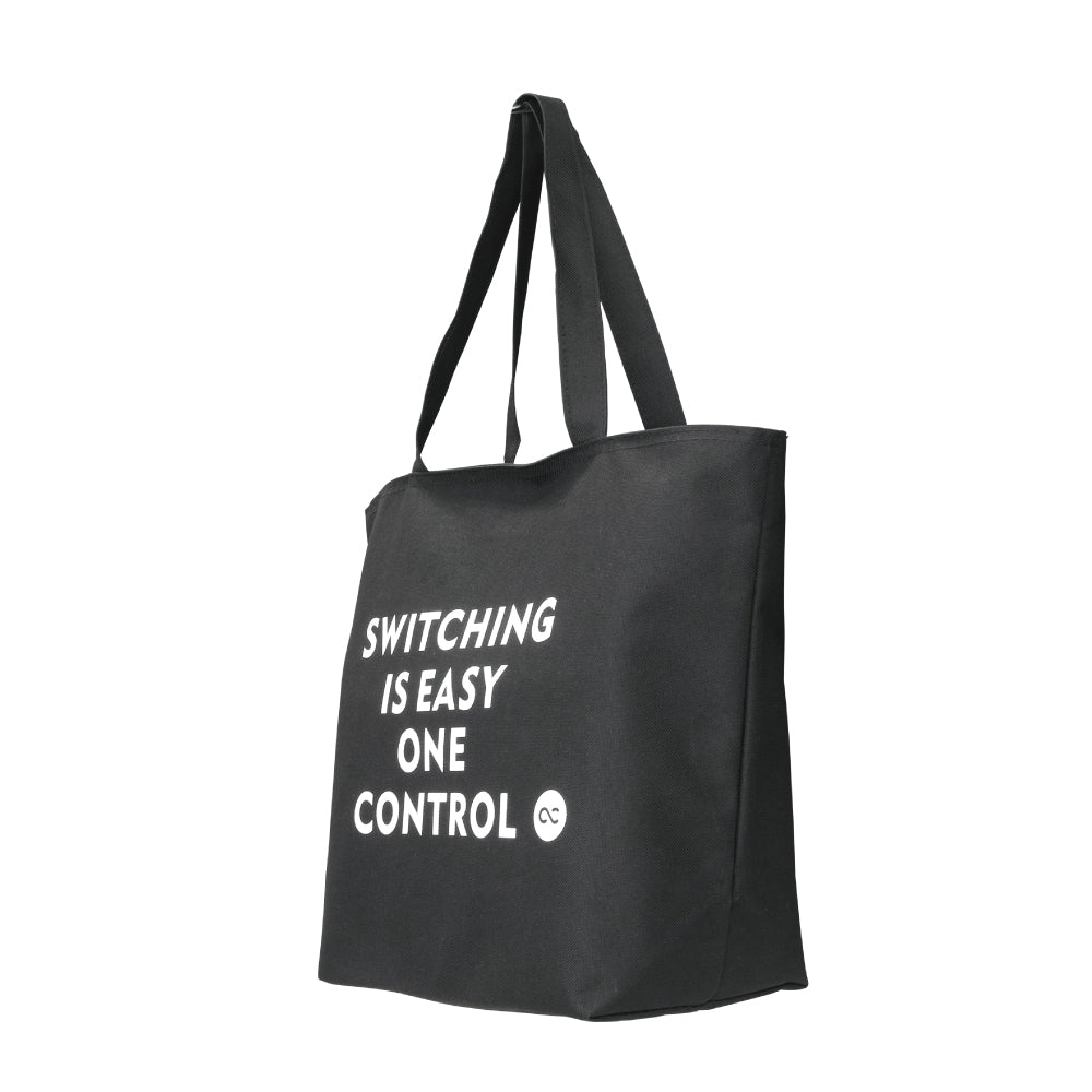 One Control ファスナー付きトートバッグ (Switching is Easy プリント) ブラック