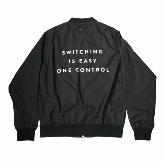 One Control スタジアムジャケット  (背面 Switching is Easy プリント) ブラック